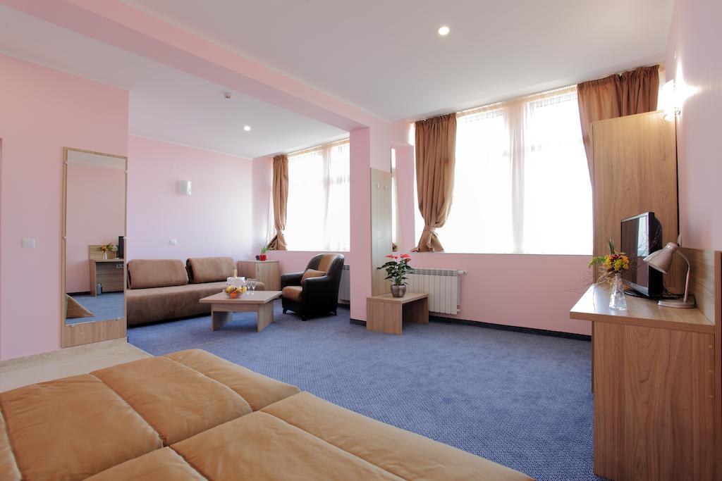 Teodora Palace Hotel روس الغرفة الصورة