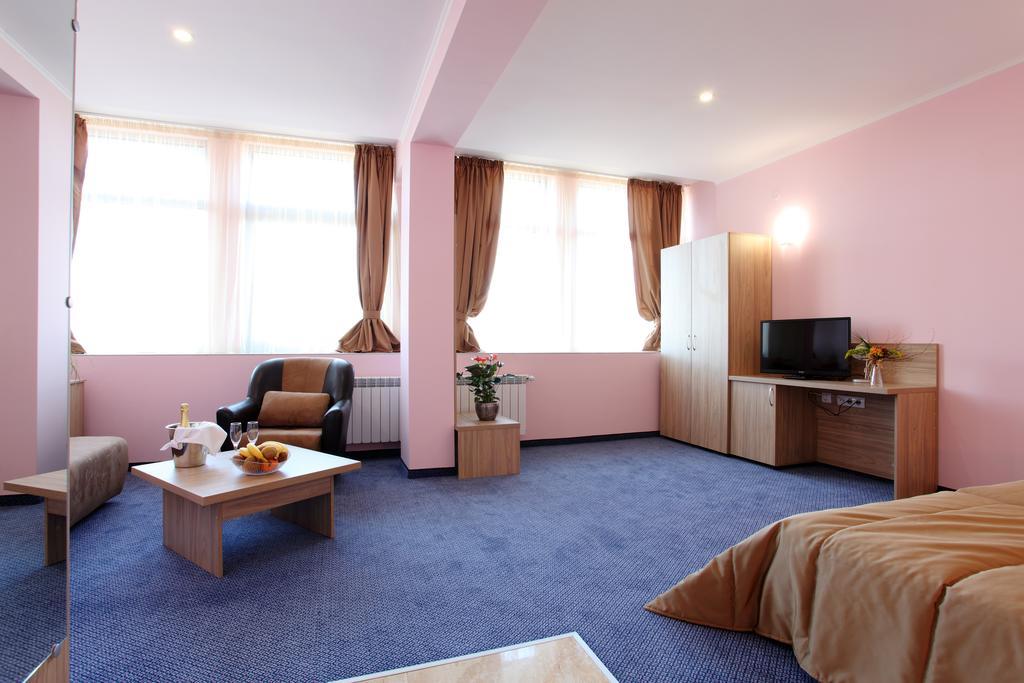 Teodora Palace Hotel روس الغرفة الصورة